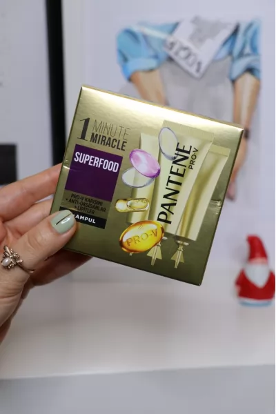 ترمیم کننده و تغذیه کننده موهای خشک و آسیب دیده،حاوی فرمول pro v پانتن Pantene ماسک مو