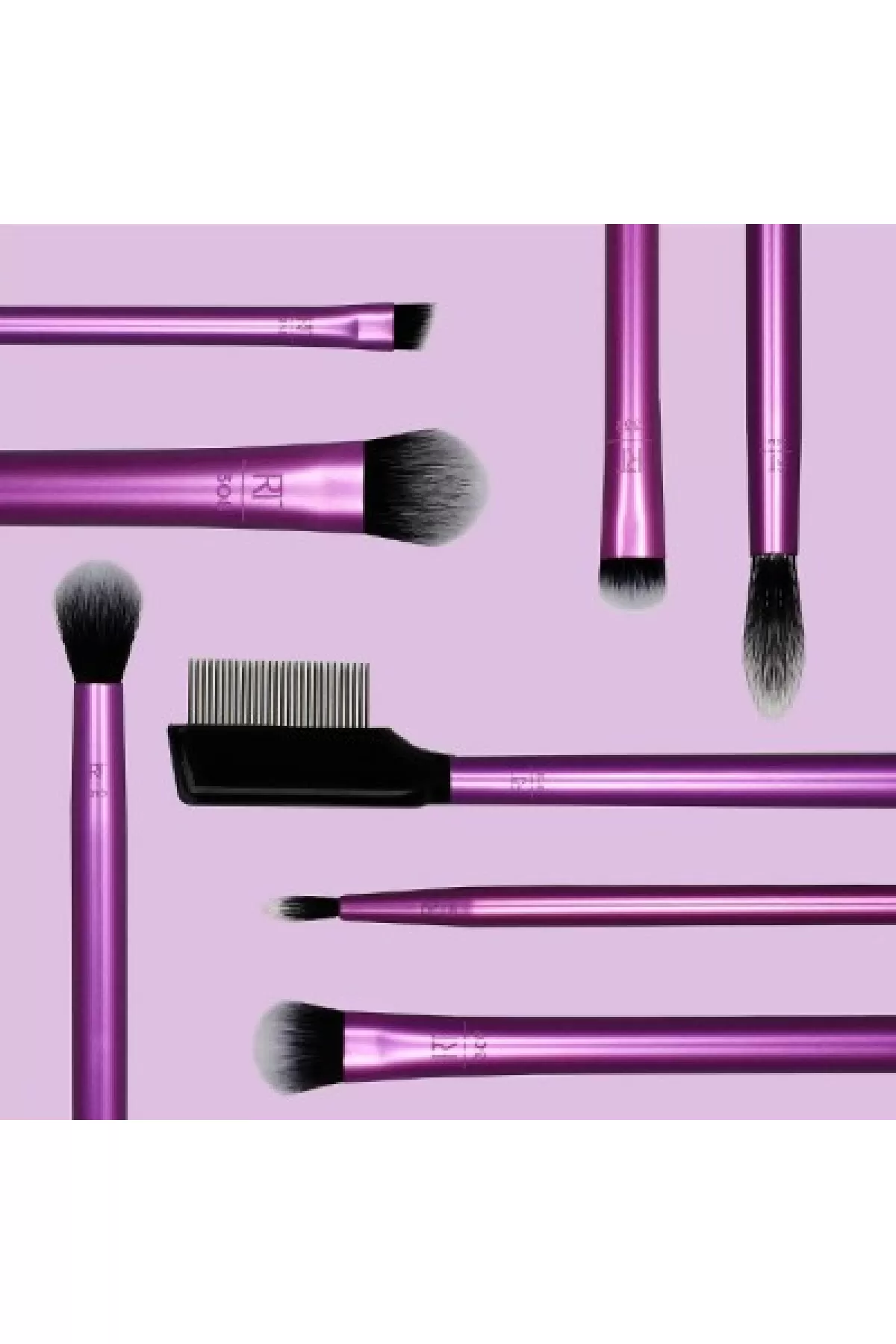 ست براش حرفه ای  میکاپ چشم دارای 8 براش کاربردی  مناسب انواع تکنیک های آرایش چشم  مناسب ترکیب کردن انواع سایه های پودری و کرمی  مناسب برای انواع خط چشم  الیاف مصنوعی با کیفیت و دوام بالا  دارای پرز های بسیار نرم مناسب آرایش روزانه شستشوی آسان پخش یکدست و ریل تکنیک Real techiques ست براش آرایش چشم ریل تکنیک