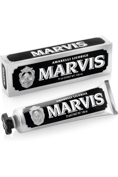 حاوی مواد موثر خالص و قوی محافظت از دندان ها در برابر پوسیدگی رفع پلاک های باکتریایی پاکسازی جرم های سرسخت تازگی بخشی دهان حاوی عصاره شیرین بیان آمارلی رایحه تمیز و دلنشین احساس راحتی دهان و سبکی تنفس حاوی فلوراید 0.2 درصد برای محافظت طعم متفاوت و جذاب با مارویس MARVIS خمیر دندان قوی شیرین بیان Amarelli Licorice