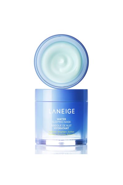 تهیه شده با آب معدنی بسیار غلیظ درمان تنش های‌ پوستی رفع بی حالی و کدری پوست دارای عصاره گل نارنج  گل رز و چوب صندل جوانسازی و ویتامینه‌ کردن پوست رفع چروک پوستی دارای رایحه ای آرامش بخش تمیز کننده و درمان منافذ پوست حجم بسیار بالا مناسب آقایان و بانوان مناسب سنین 18+ نرم کننده و ضد لک جوانساز و درخشان کننده لانیژ LANEIGE ماسک شب آبرسان قوی Water Sleeping Mask