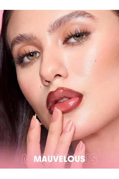 فرمول Peel Off منحصر به فرد برای رنگ‌دهی ماندگار و بی‌نیاز از تمدید  رنگ Mauvelous (صورتی یاسی ملایم) مناسب انواع رنگ پوست  احساس سبکی روی لب بدون خشکی یا سنگینی  مقاومت بالا در برابر تعریق  خوردن و نوشیدن  وگان و فاقد گلوتن  بدون هیچ‌گونه تست حیوانی  اید شیگلم SHEGLAM خط لب پیل آف Mauvelous