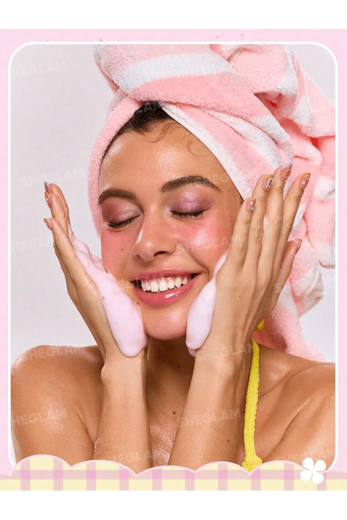ابرسانی ۲۴ ساعته جلوه براق‌  تثبیت کننده رنگ و بافت کرم پودر افزایش دهنده ماندگاری آرایش روشن و یکدست کننده پوست بافت کفی و بسیار سبک شیگلم SHEGLAM پرایمر فومی آبرسان قوی مخصوص‌ پوست خشک