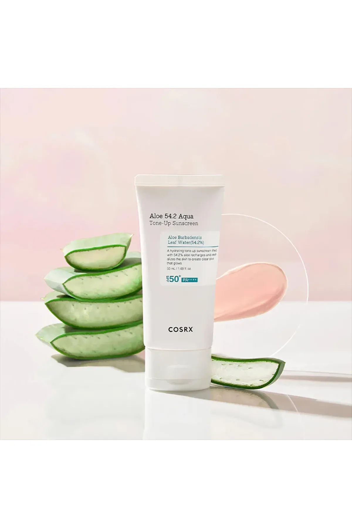 روشن کننده و یکدست کننده پوست  ضد آفتاب تون آپ کوزارکس با SPF 50 و PAبافت سبک و جذب سریع  بدون ایجاد حس چربی  پوست را روشن و یکنواخت کرده و از آن در برابر اشعه‌های مضر آفتاب محافظت می‌کند. کوزارکس COSRX ضد آفتاب آلوئه