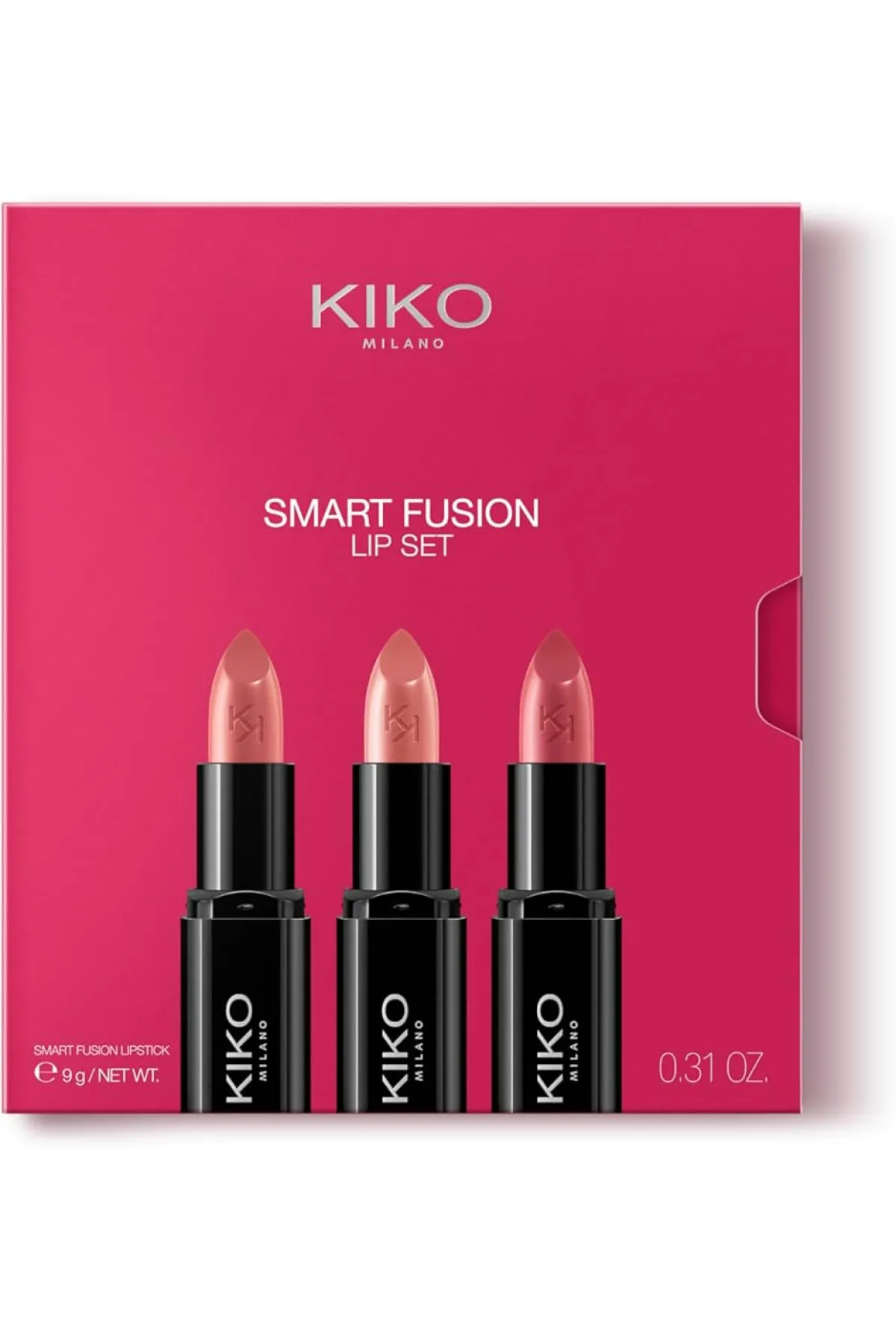 ست جذاب رژ لب از برند حرفه‌ای KIKO Milano شامل ۳ عدد رژ لب با فینیش براق (Glossy Finish) بافت نرم  کرمی و مرطوب‌کننده که لب‌ها را براق  لطیف و جذاب نشان می‌دهد رنگ‌های هماهنگ و کاربردی برای آرایش روزانه  مهمانی یا استایل‌های خاص پوشش یکنواخت و سبک بدون اح کیکو KIKO پک رژ لب براق۳تایی‌ فول سایز Smart Fusion Lip Set 03