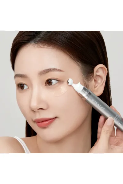 برای چهار مشکل اصلی ناحیه دور چشم یعنی افتادگی  چروک  تیرگی و خشکی اسکین اند لب SKIN & LAB سرم دور چشم باکوچیول Bakuchiol Eye