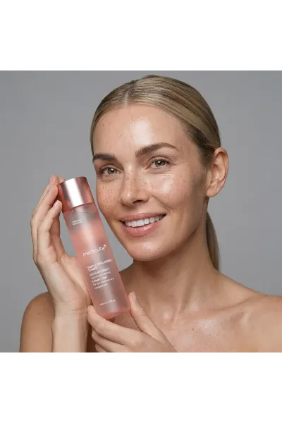 آبرسانی عمیق  افزایش درخشندگی پوست  پیشگیری از ایجاد چین و چروک  تقویت سد دفاعی پوست  تقویت و تغذیه کننده پوست  حاوی هیالورونیک اسید  هیالورونات سدیم  نیاسینامید و گلیسیرین  سفت و لیفت کننده پوست صورت و گردن مدی کیوب Medicube تونر تریپل کلاژن سفت کننده پوست Triple Collagen Toner