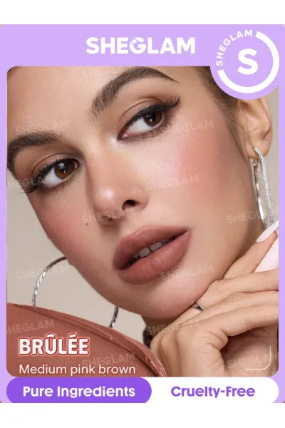 فینیش مات مخملی و soft blur ایجاد افکت لب فید شده و کره‌ای دارای اپلیکاتور پاف اسفنجی بافت سبک و mousse like پخش راحت روی لب ایجاد جلوه soft focus روی خطوط لب بدون حس سنگینی زیاد شیگلم SHEGLAM پاف لیپ مارشمالو لب و گونه BRULEE