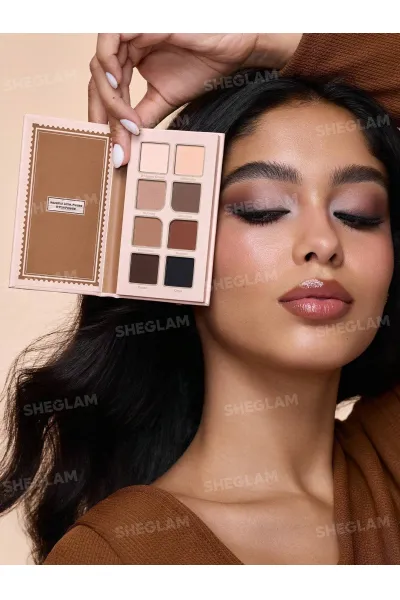 رنگبندی نود و کاربردی دارای 6 رنگ مات و 2 رنگ شاین مناسب برای استفاده روزمره و حرفه ای پیگمنت و رنگدهی فوق العاده ماندگاری بالا و عدم ریزش بسته بندی جذاب و زیبا شیگلم SHEGLAM پالت سایه 8 رنگ Hazelnut Latte