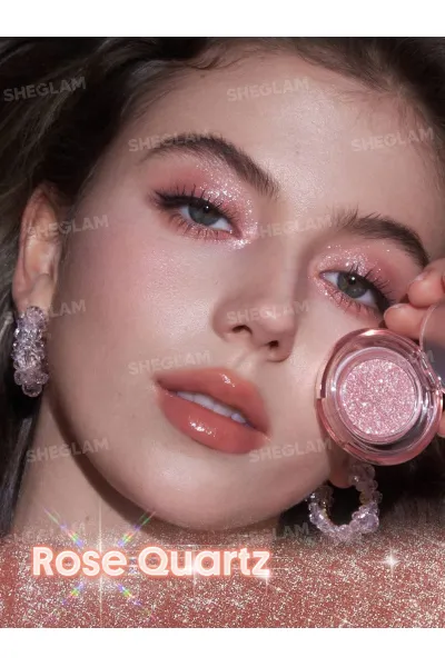شامل رژگونه و سایه و بالم لب براق  فینیش محصولات: براق  طبیعی و سبک بافت محصولات: سبک و قابل استفاده روزانه مناسب استفاده روزانه و سفر مناسب انواع پوست طراحی الهام‌گرفته از کریستال‌ها و انرژی‌های مثبت تمرکز کالکشن: ترکیب آرایش و مفهوم انرژی/کریستال‌تراپی شیگلم SHEGLAM ست آرایشی کریستال Rose Quartz