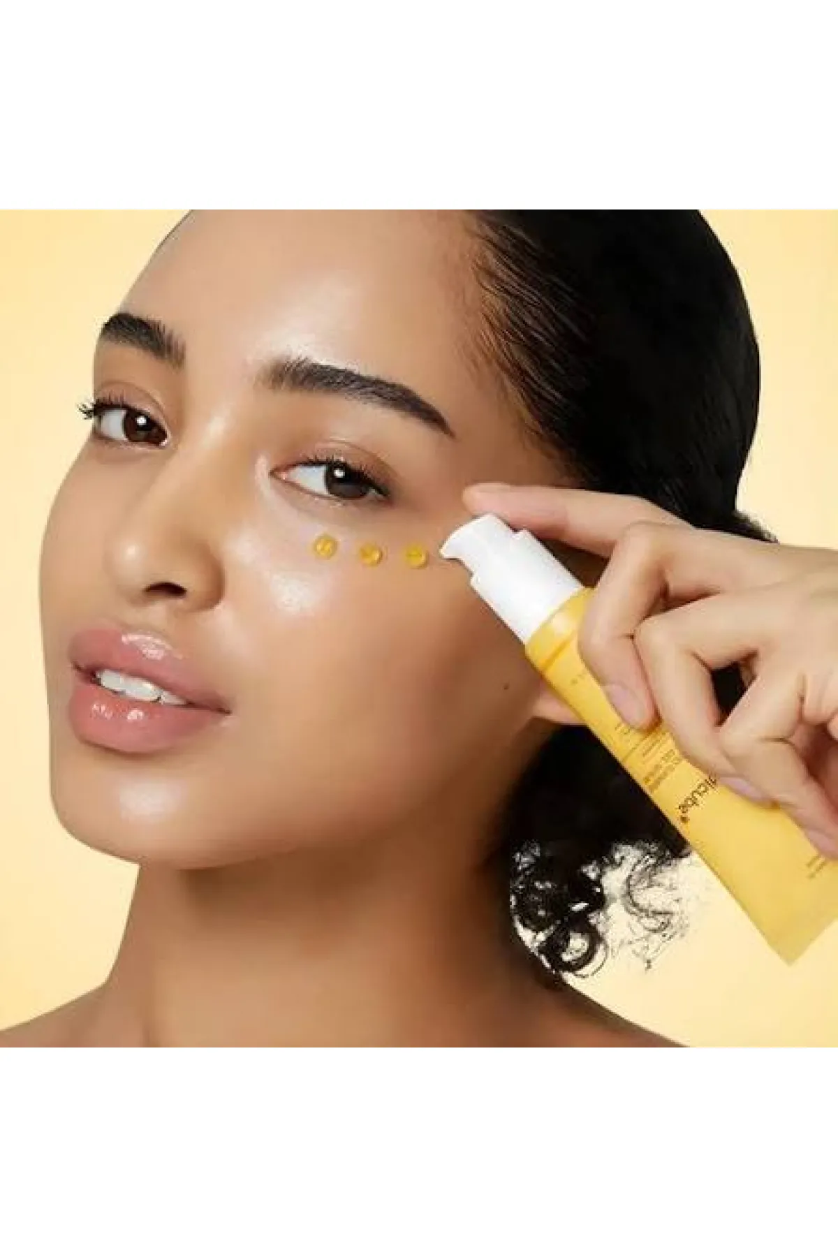 ژل سرم دور چشم روشن کننده مدی کیوب حاوی کوجیک اسید و زردچوبه آبرسانی دور چشم  حفظ رطوبت و شادابی پوست حساس اطراف چشم کمک به روشن و یکدست شدن پوست دور چشم  جوانسازی دور چشم از بین برنده پف زیر چشم  کاهش دهنده خستگی اطراف چشم بافت ژل سرمی با جذب سریع  بدون مدی کیوب Medicube ژل سرم دور چشم روشن کننده