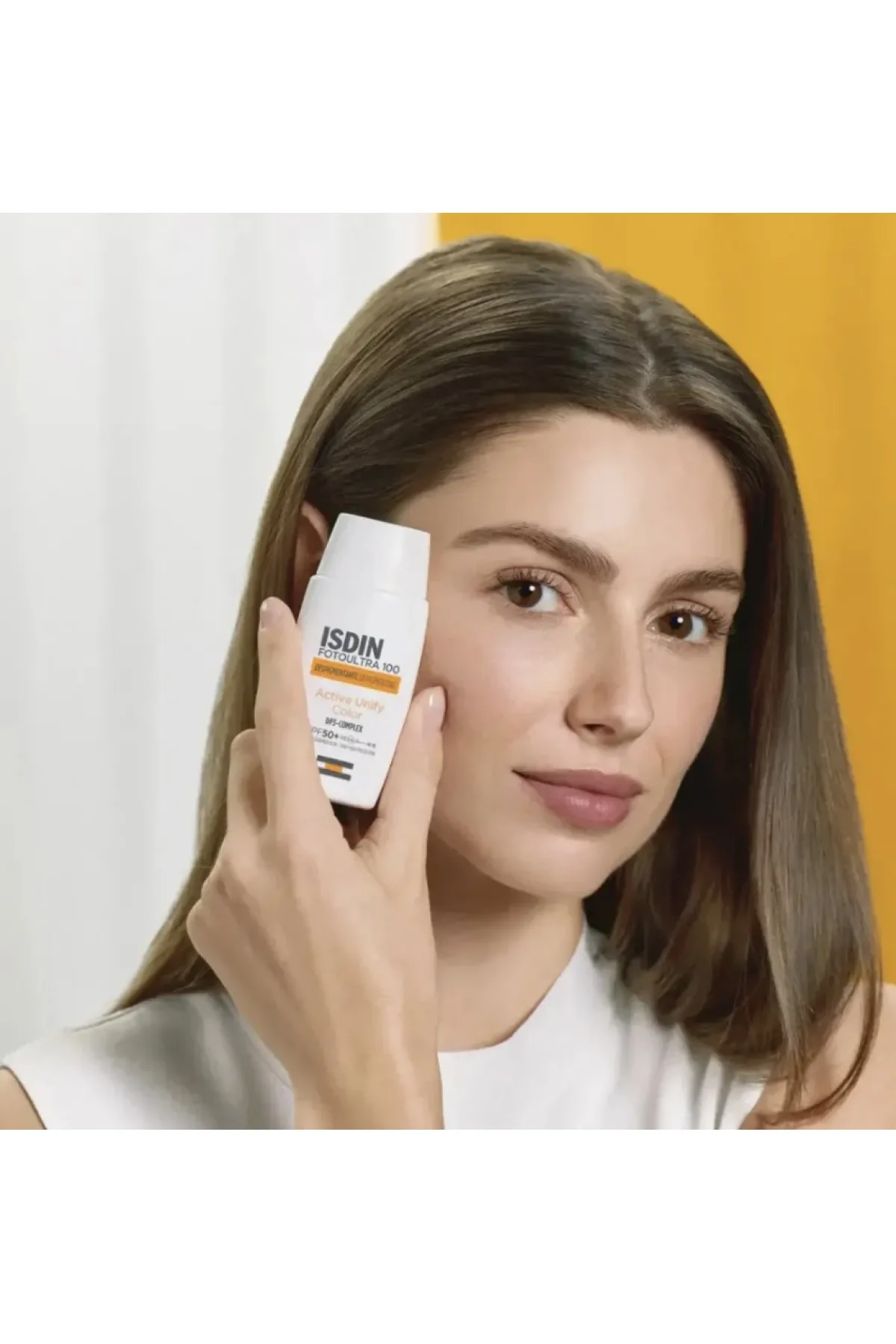 حاوی ترکیبات ضد لک برای کاهش لک‌های پوستی. حاوی SPF50+ برای محافظت از پوست در برابر اشعه‌های مضر آفتاب. تهیه شده از بهترین مواد اولیه ایجاد حس طراوت و شادابی در پوست مناسب برای استفاده روزانه محافظت کامل از پوست و کاهش لک‌های پوستی. پوشش رنگی ملایم برای ج ایزدین ISDIN کرم ضد آفتاب و ضد لک رنگی اکتیو یونیفای